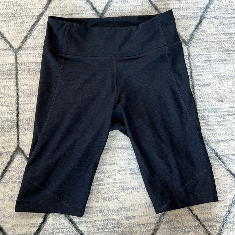 Outdoor Voices Free Form Biker Shorts in SZ Small Dark charcoal gray EUC